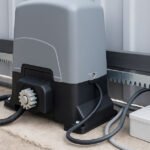 instalación de motor para puerta corredera